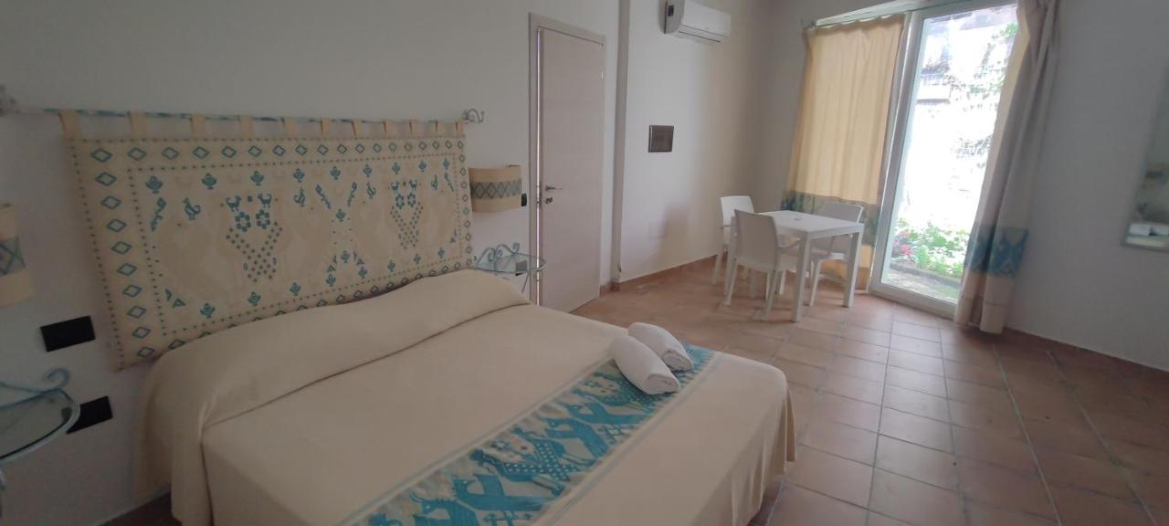 Hotel Altura Villasimius Ngoại thất bức ảnh
